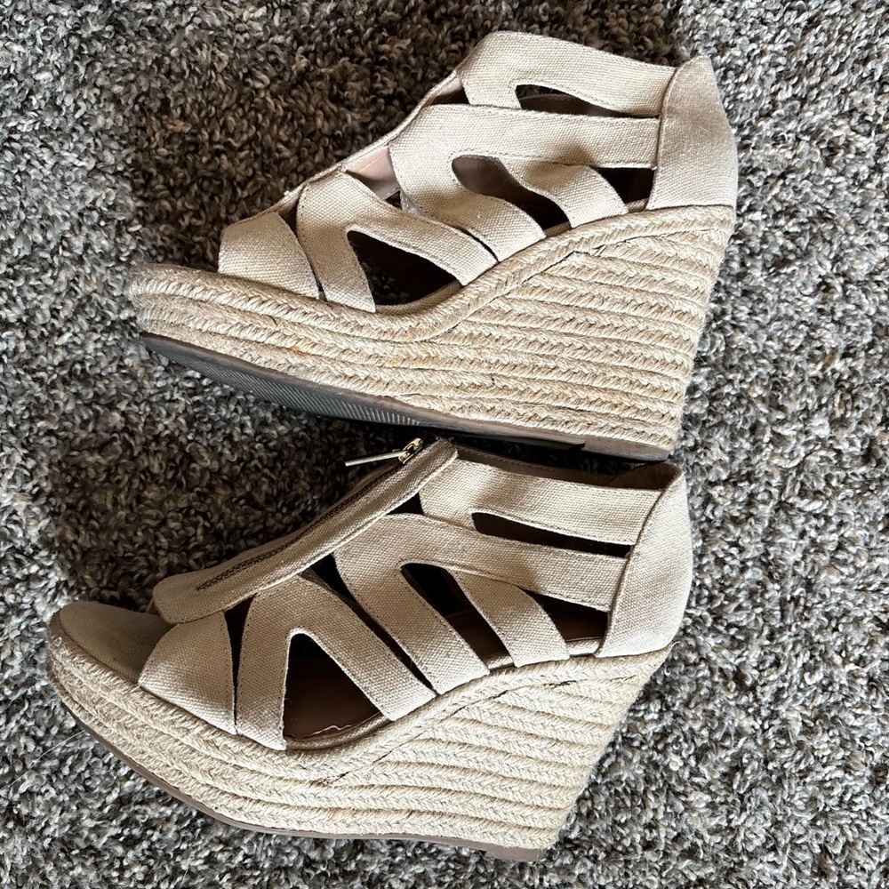 Beige Strappy Wedge Sandals with Zipper Size 7.5 - Picture 2 of 4